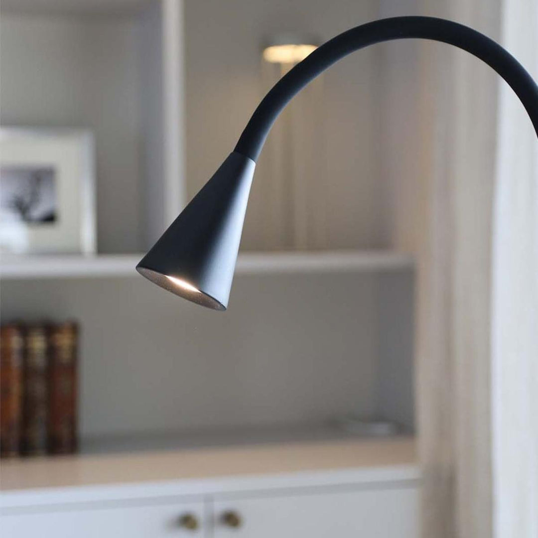 Flex gulvlampe-Gulvlamper-Luminor-Matt hvit-5714198600786-Lightup.no
