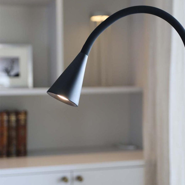 Flex gulvlampe-Gulvlamper-Luminor-Matt hvit-5714198600786-Lightup.no