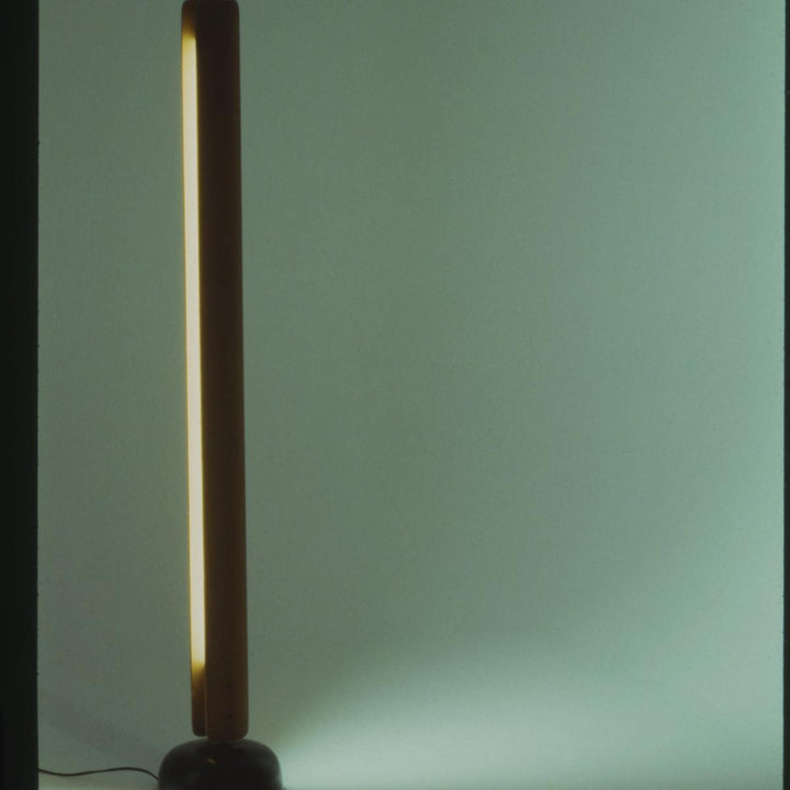 Flos Seki-Han gulvlampe-Gulvlamper-Flos-Tre/Svart-Fls__D304F01ADEAD1-Lightup.no