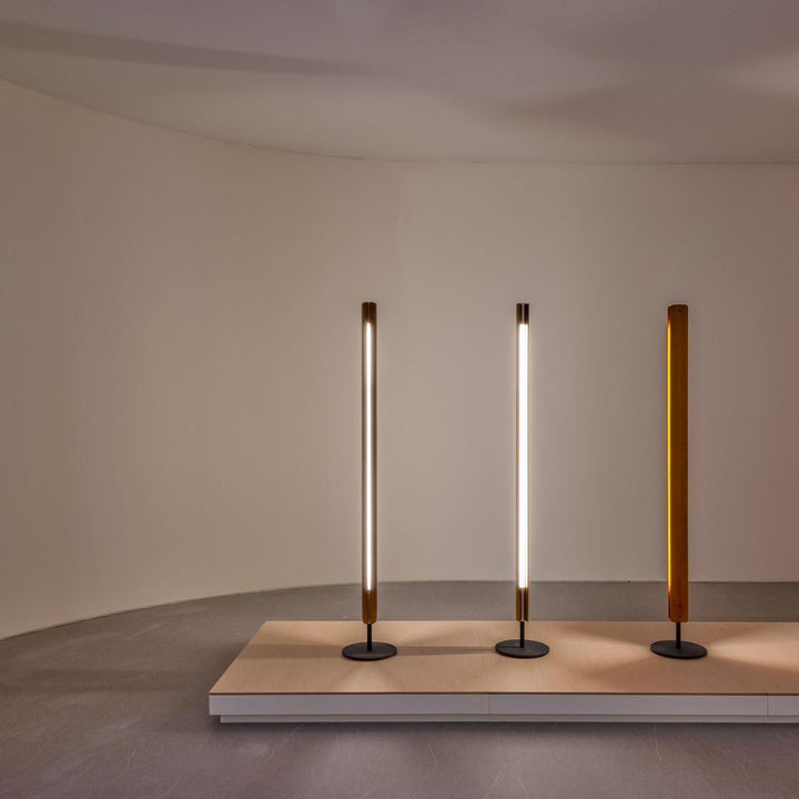 Flos Seki-Han gulvlampe-Gulvlamper-Flos-Tre/Svart-Fls__D304F01ADEAD1-Lightup.no