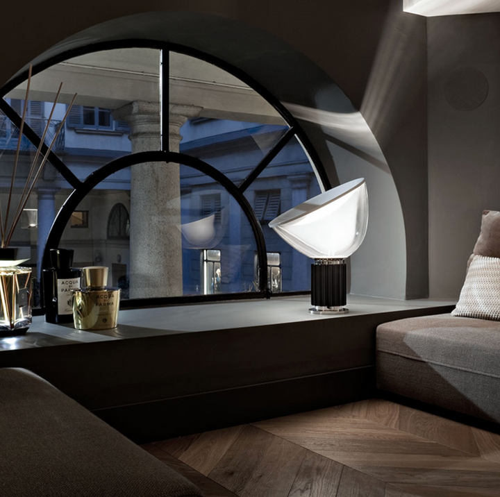 Flos Taccia bordlampe LED - PMMA-Bordlamper-Flos-Svart-Fls__F6602030-Lightup.no