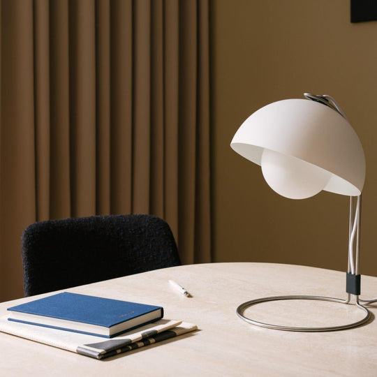 Flowerpot VP4 Verner Panton 1968-Bordlamper-&Tradition-Matt hvit-133086A221-Lightup.no