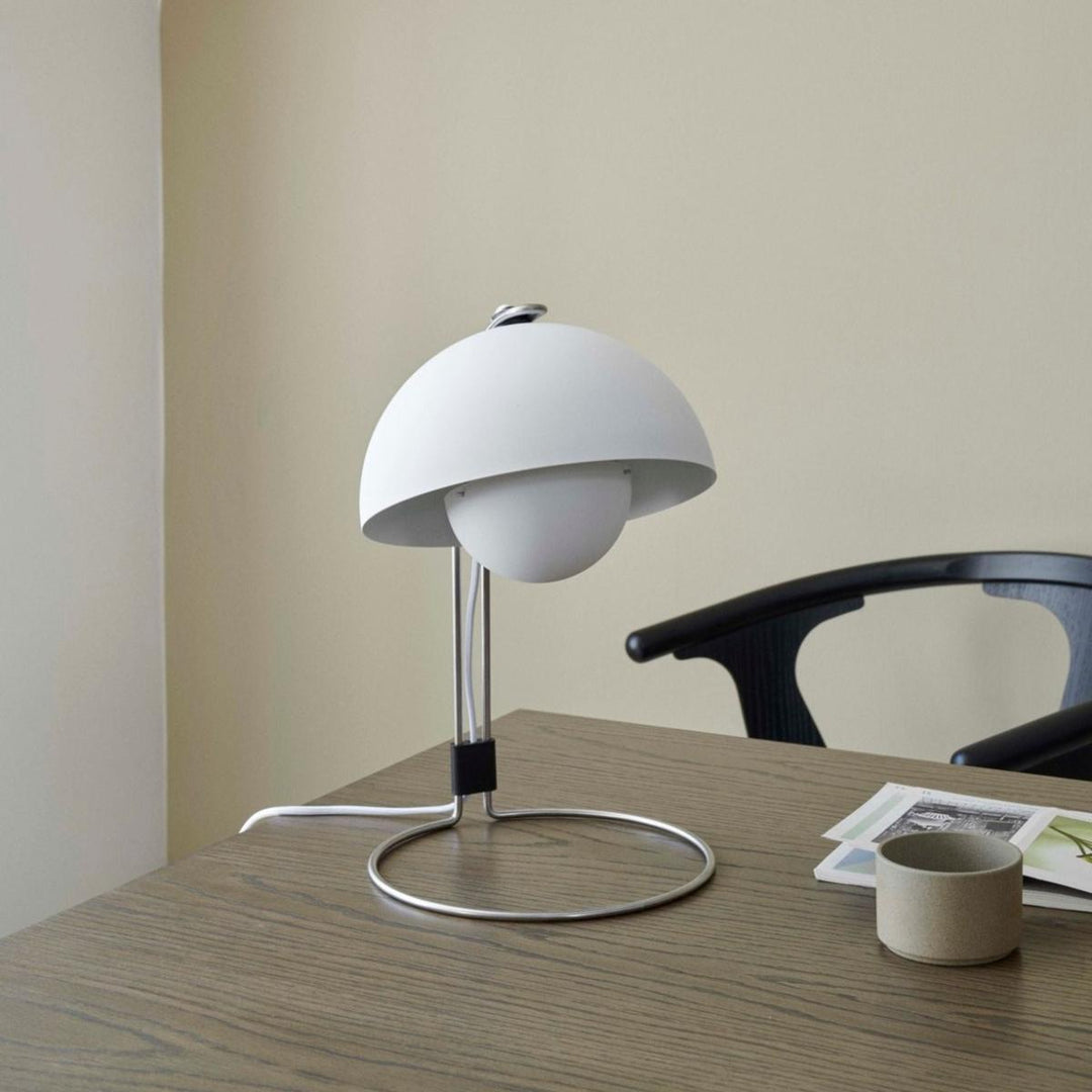 Flowerpot VP4 Verner Panton 1968-Bordlamper-&Tradition-Matt hvit-133086A221-Lightup.no
