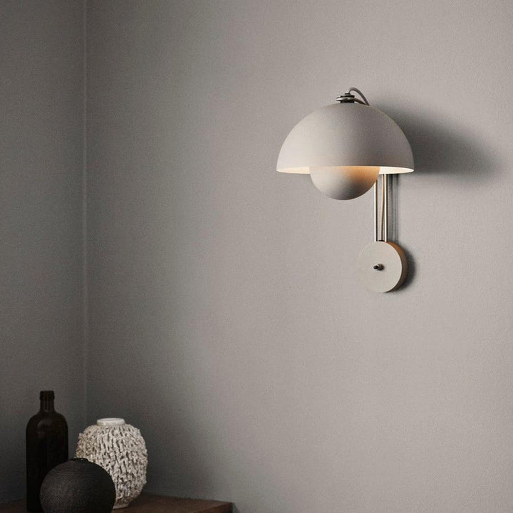 Flowerpot VP8 vegglampe b-vare-Vegglamper-&Tradition-Grå Beige-133090A209-b-vare-Lightup.no