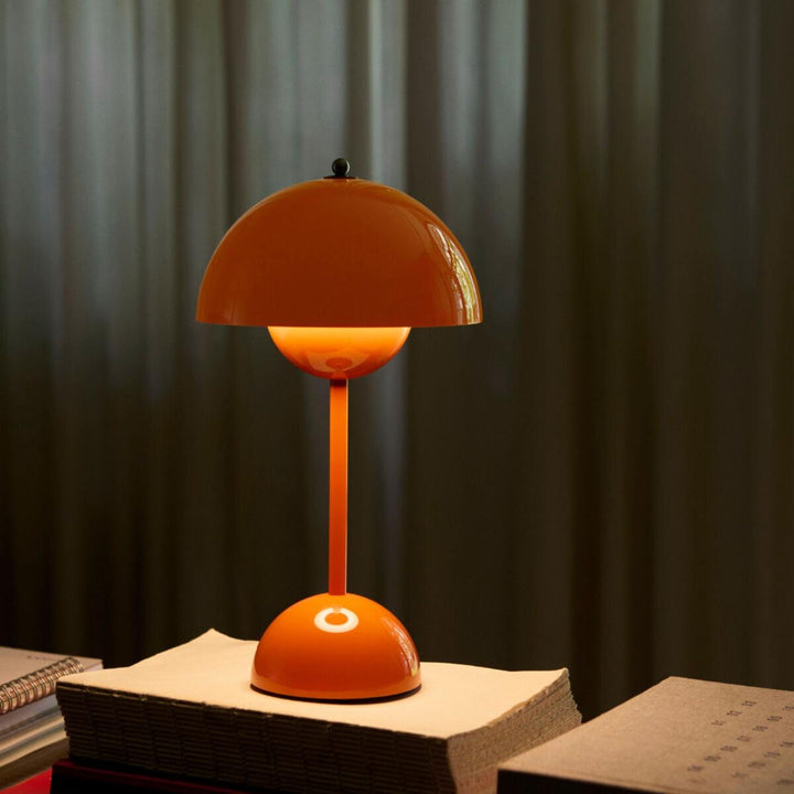 Flowerpot VP9 bærbar bordlampe-Bordlamper-&Tradition-Grå beige-133093A209-Lightup.no