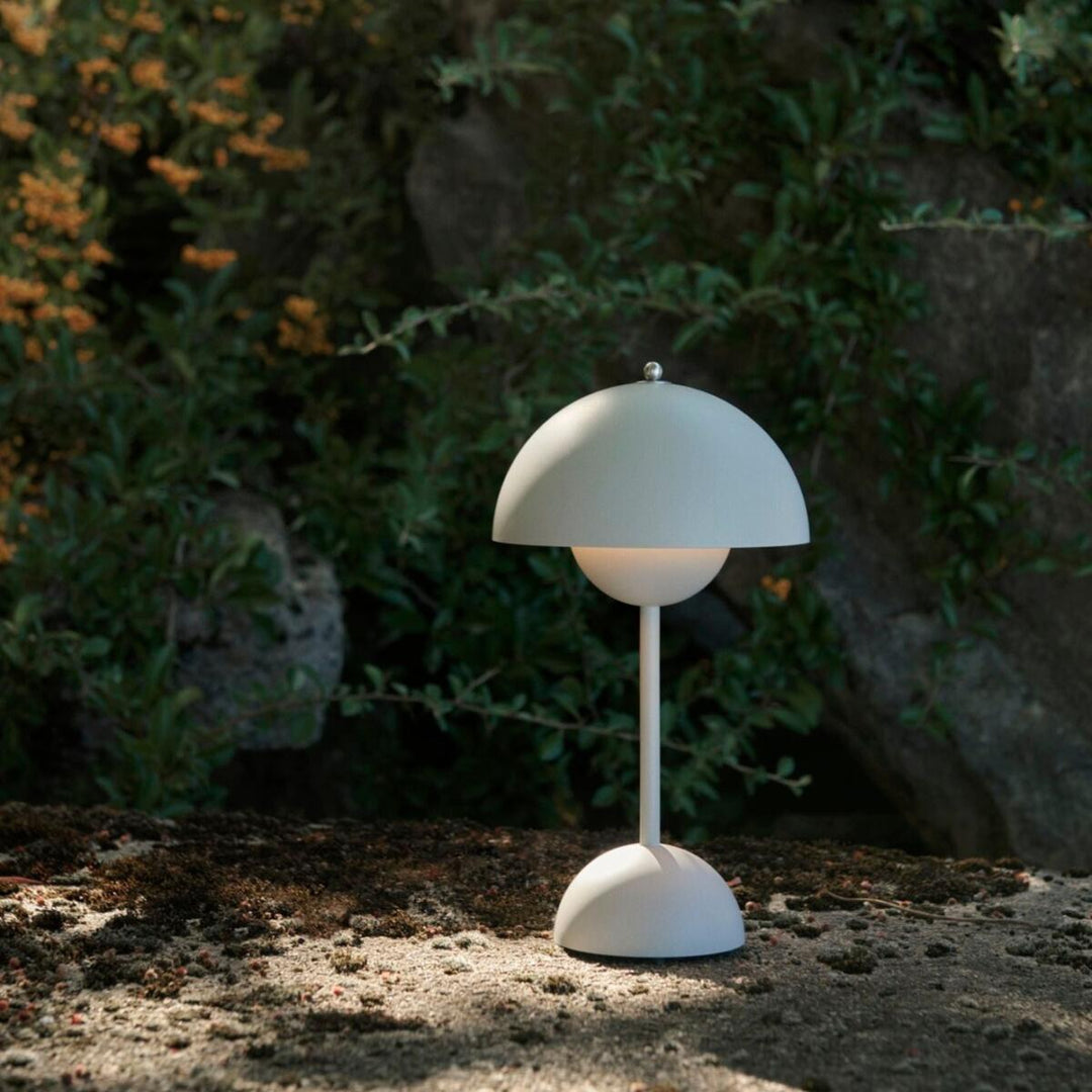 Flowerpot VP9 bærbar bordlampe-Bordlamper-&Tradition-Grå beige-133093A209-Lightup.no