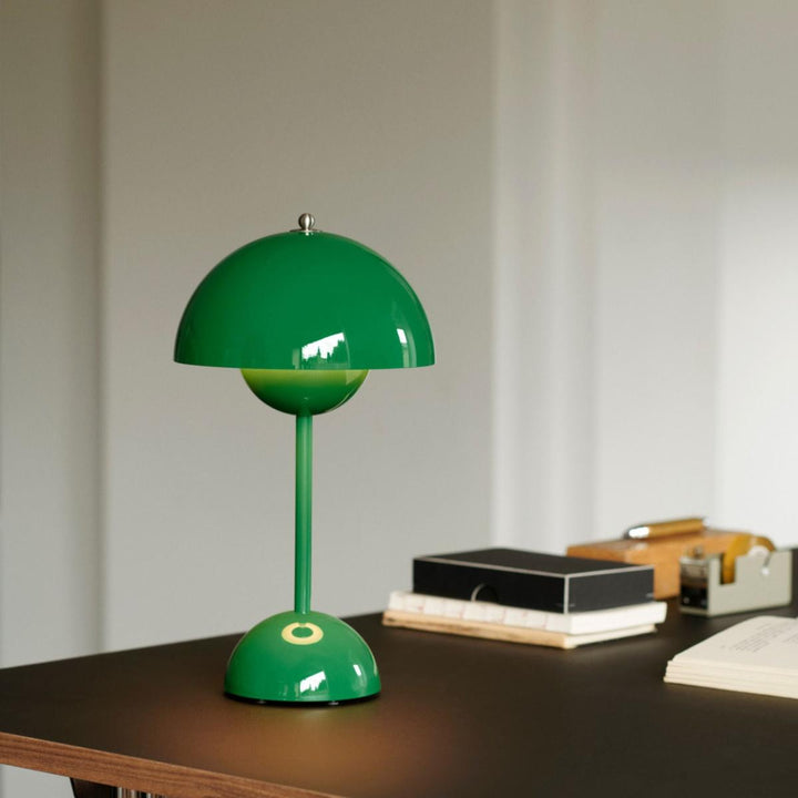 Flowerpot VP9 bærbar bordlampe-Bordlamper-&Tradition-Grå beige-133093A209-Lightup.no