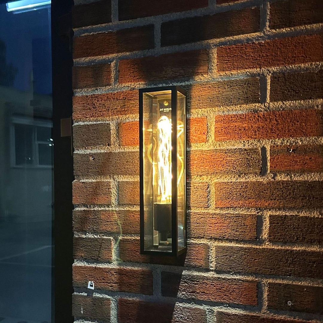 Freja vegglampe-Utebelysning vegg klassisk-Norlys-Svart-3100469-Lightup.no