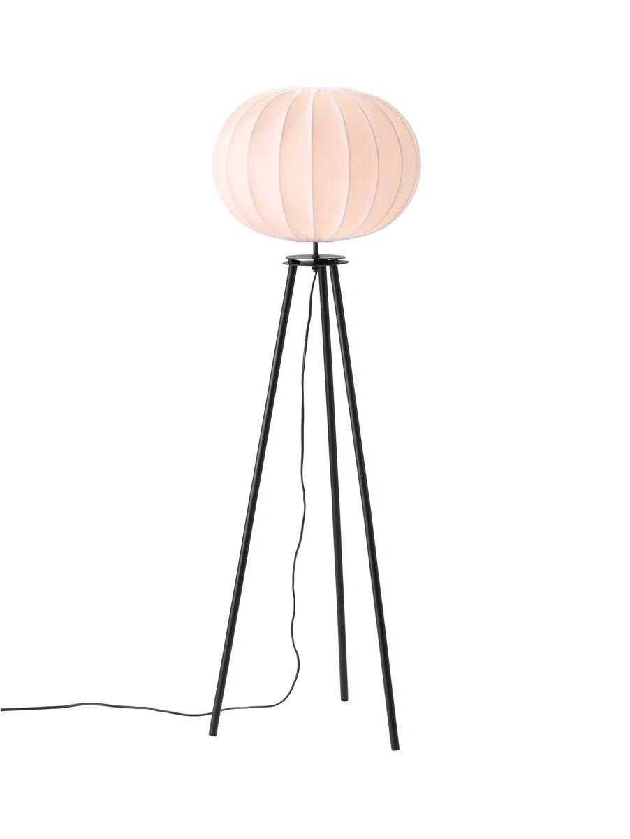 Hilma gulvlampe-Gulvlamper-Pr home of Scandinavia Ab-Hvit / Svart-4410503-FR01-Lightup.no