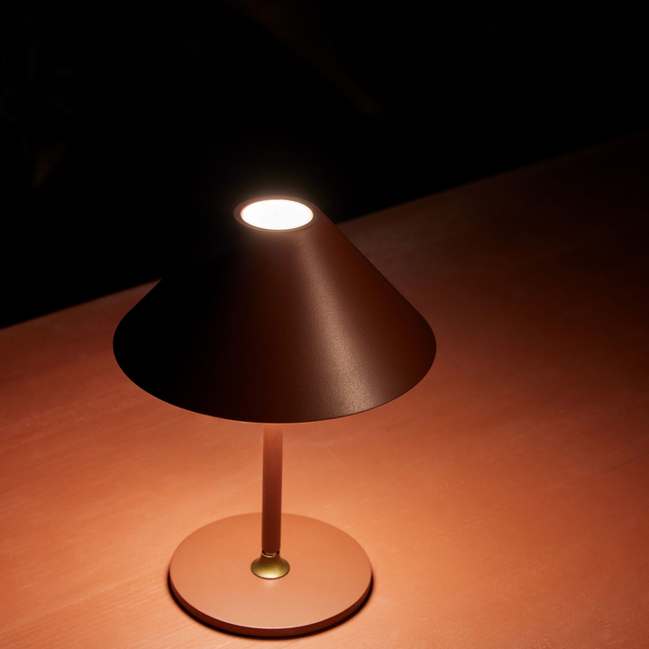 Hygge bordlampe 25 oppladbar - Rødbrun-Bordlamper-Halo Designs-5705639801022-Lightup.no