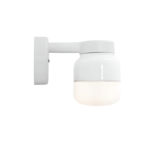 Ifø Ohm 100/150 vegglampe IP44-Baderomsbelysning vegglamper-Ifø Electric-Svart / Opal-8361-200-16-Lightup.no