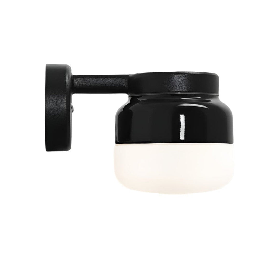 Ifø Ohm 140/150 vegglampe IP44-Baderomsbelysning vegglamper-Ifø Electric-Svart / Opal-8381-400-16-Lightup.no