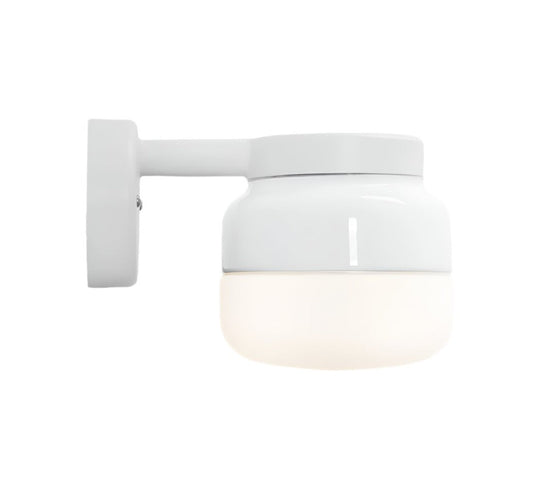 Ifø Ohm 140/150 vegglampe IP44-Baderomsbelysning vegglamper-Ifø Electric-Svart / Opal-8381-400-16-Lightup.no