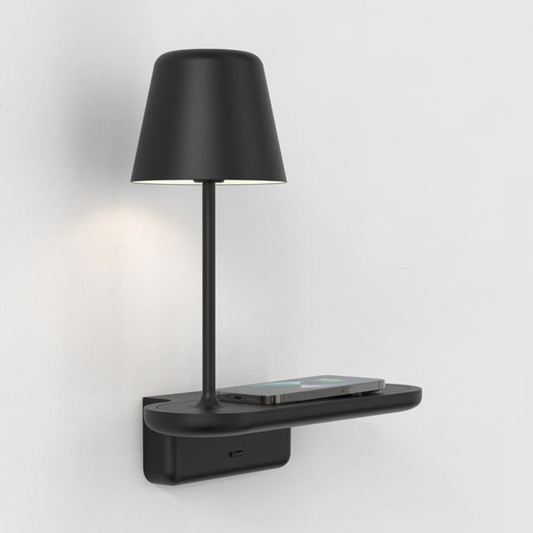 Ito vegglampe med trådløs lader og USB-Vegglamper-Astro Lighting-Hvit-Asg__1446001-Lightup.no