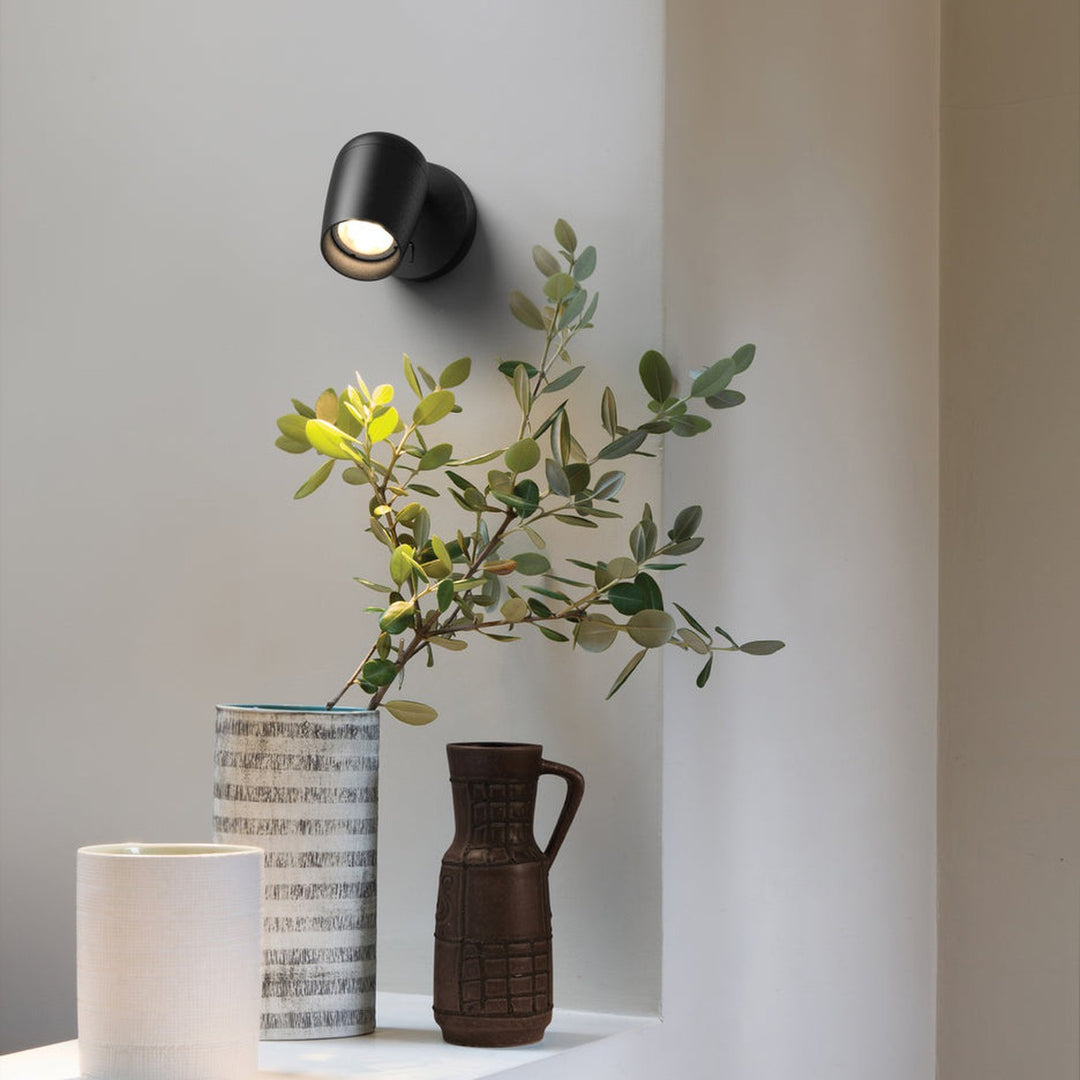 Koto vegglampe med bryter-Vegglamper-Astro Lighting-Svart-Asg__1478002-Lightup.no
