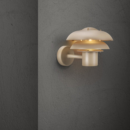 Kurnos 20 vegglampe utendørs-Utebelysning vegg klassisk-Nordlux-Sand-2118061008-Lightup.no