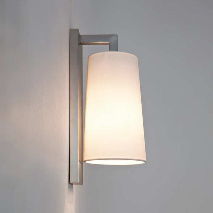Lago 280 vegglampe IP44-Vegglamper-Astro Lighting-Krom / Opal-Asg__1297001+5019001-Lightup.no