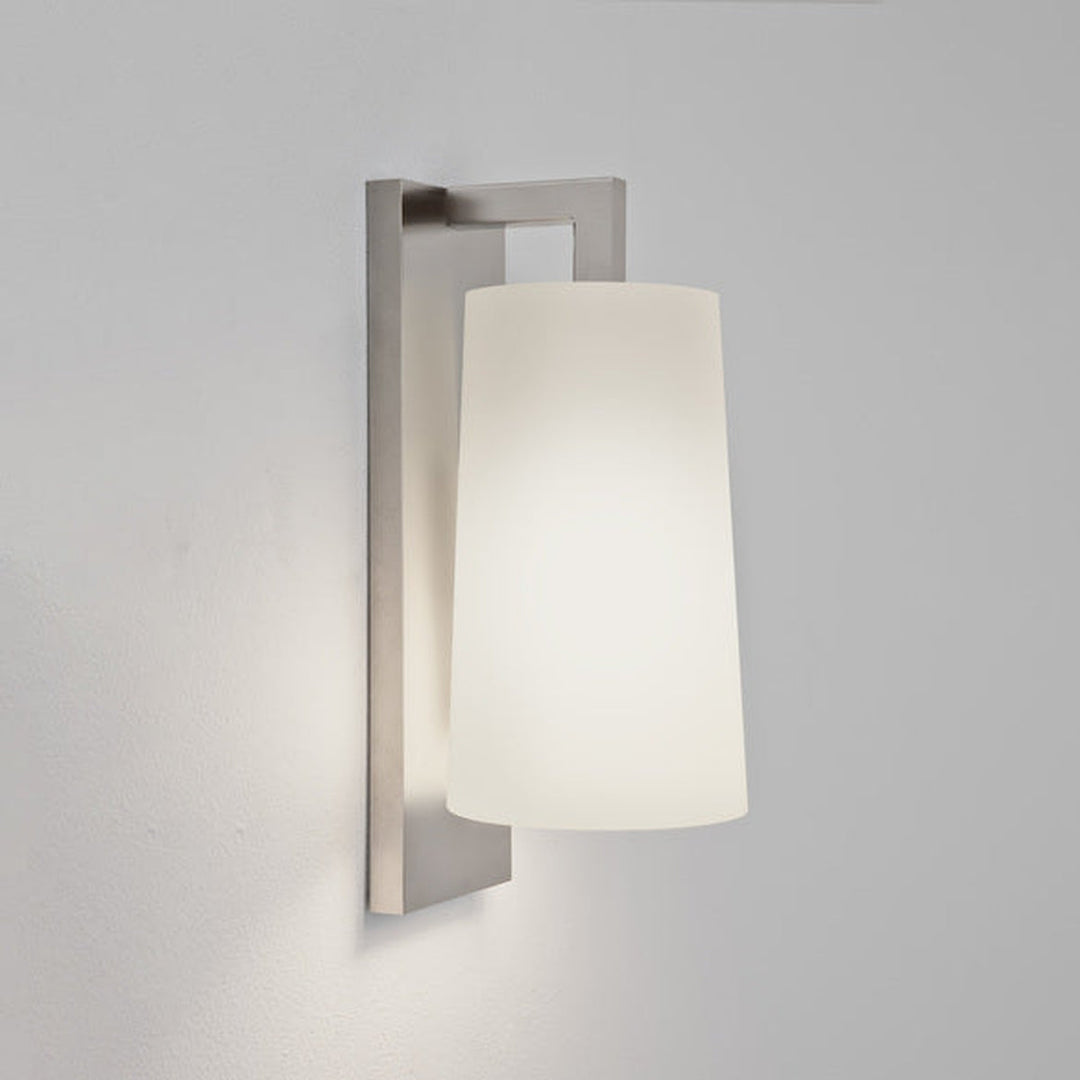Lago 280 vegglampe IP44-Vegglamper-Astro Lighting-Krom / Opal-Asg__1297001+5019001-Lightup.no