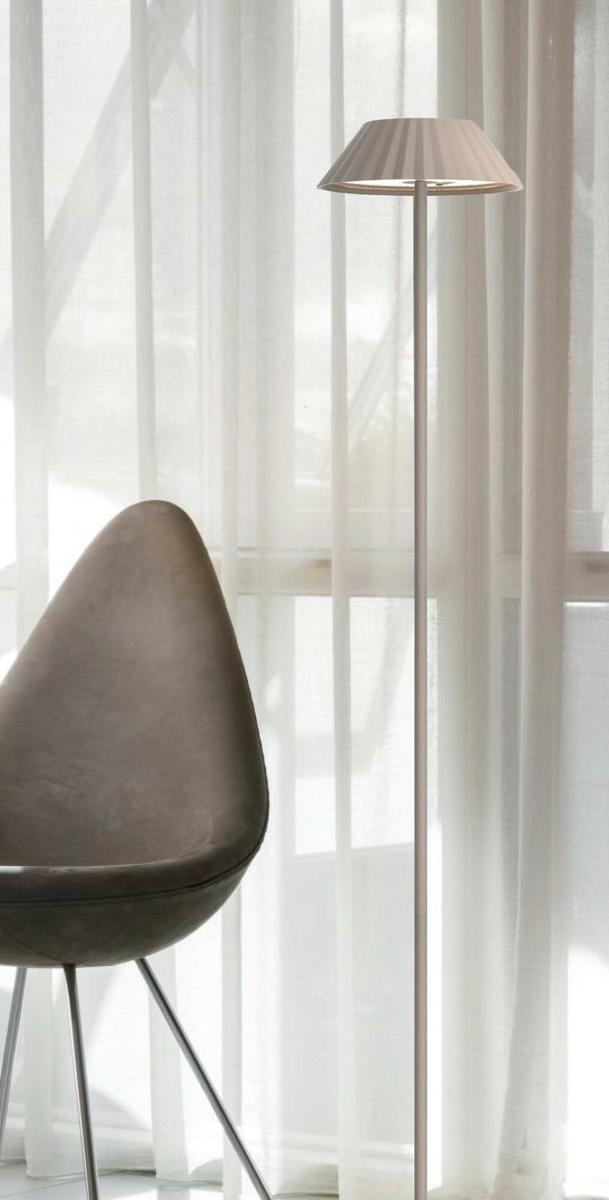 Lexa oppladbar gulvlampe 2,2W 2200 Kelvin-Gulvlamper-NorDesign-Varm grå-171180120-Lightup.no