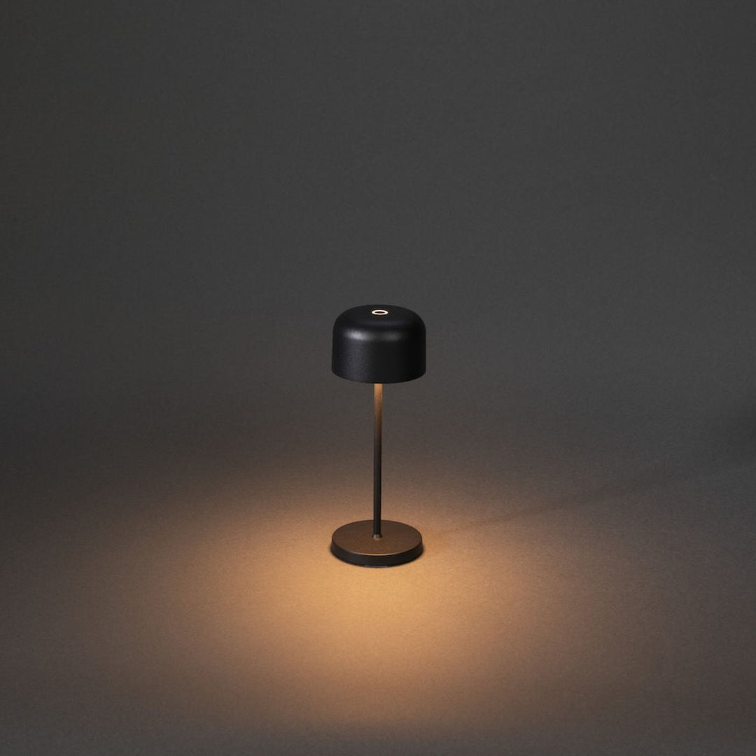 Lille mini bordlampe oppladbar utendørs IP54-Utebelysning Hagebelysning-Konstsmide-Svart-7835-750-Lightup.no