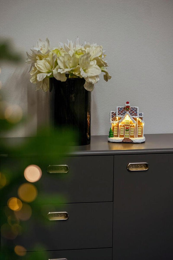 Lite pepperkakehus med LED og timer – 16,5 cm-Julebelysning dekor og pynt-Konstsmide-Flerfarget-4208-600-Lightup.no
