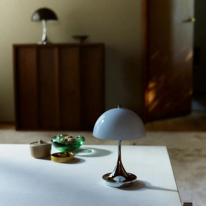 Louis Poulsen 160 oppladbar portabel bordlampe original 2,5W - IP44-Bordlamper-Louis Poulsen-Grønn / Krom-LP__5744613428-Lightup.no