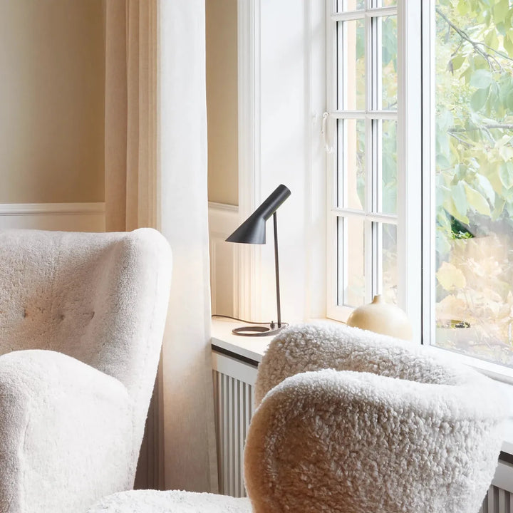 Louis Poulsen AJ Mini Bordlampe-Bordlamper-Louis Poulsen-Hvit-LP__5744167194-Lightup.no