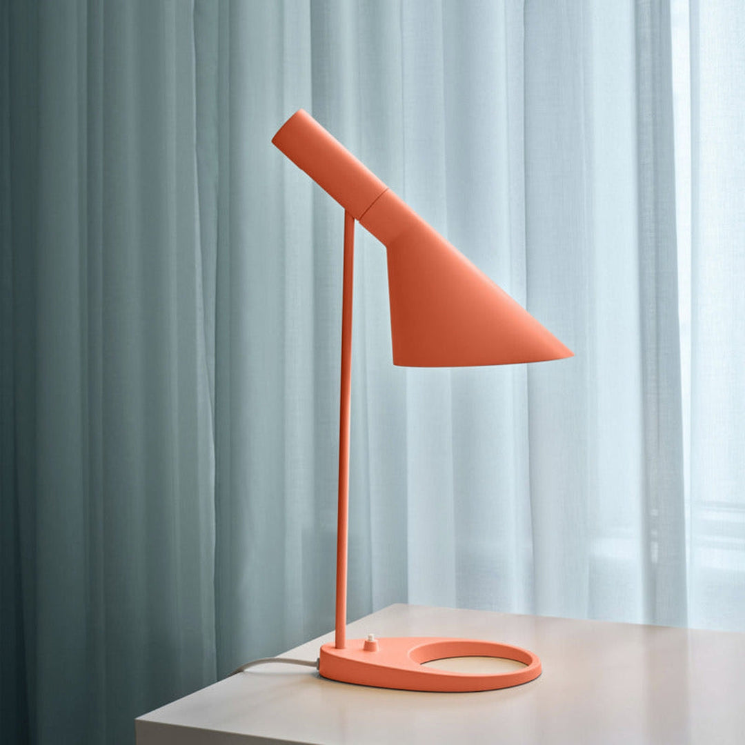 Louis Poulsen AJ bordlampe-Bordlamper-Louis Poulsen-Hvit-LP__5744169422-Lightup.no