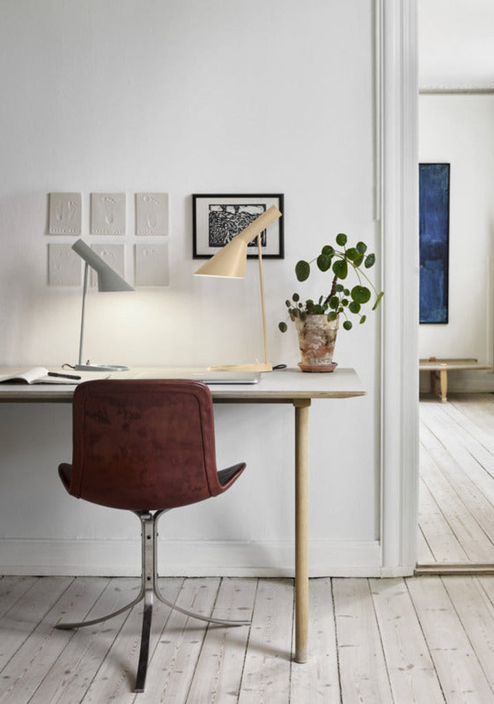 Louis Poulsen AJ bordlampe-Bordlamper-Louis Poulsen-Hvit-LP__5744169422-Lightup.no