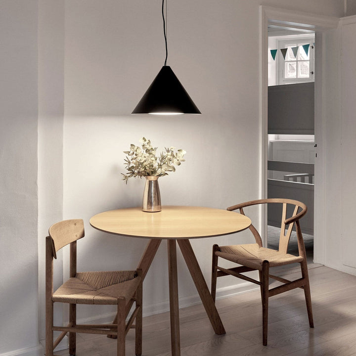 Louis Poulsen Keglen pendel Ø40-Takpendler-Louis Poulsen-Svart-LP__5741103805-Lightup.no