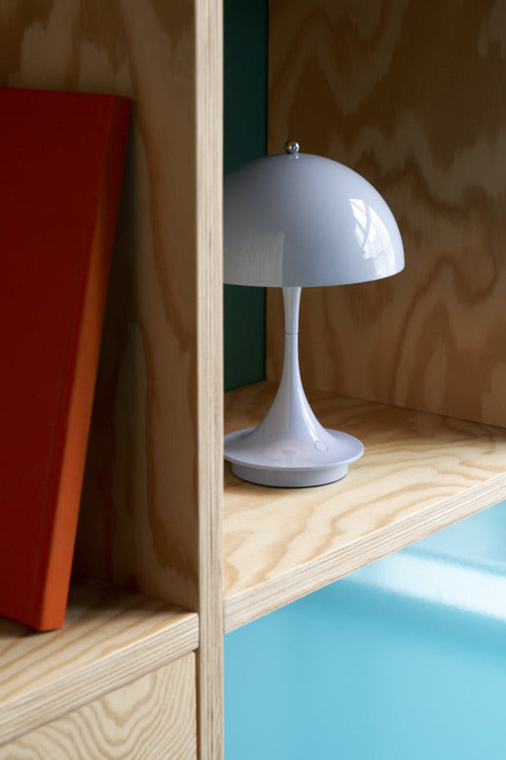 Louis Poulsen Panthella 160 portabel bordlampe-Bordlamper-Louis Poulsen-Grå / Opal-LP__5744168070-Lightup.no