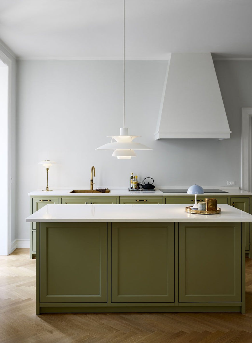 Louis Poulsen Panthella 160 portabel bordlampe-Bordlamper-Louis Poulsen-Grå / Opal-LP__5744168070-Lightup.no