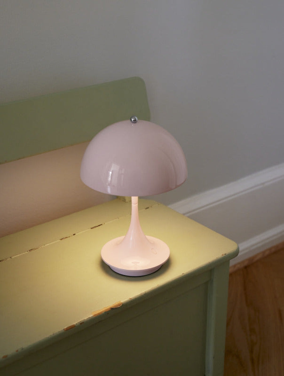 Louis Poulsen Panthella 160 portabel bordlampe-Bordlamper-Louis Poulsen-Grå / Opal-LP__5744168070-Lightup.no
