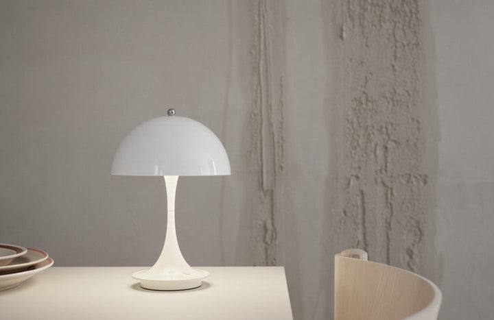 Louis Poulsen Panthella 160 portabel bordlampe-Bordlamper-Louis Poulsen-Grå / Opal-LP__5744168070-Lightup.no