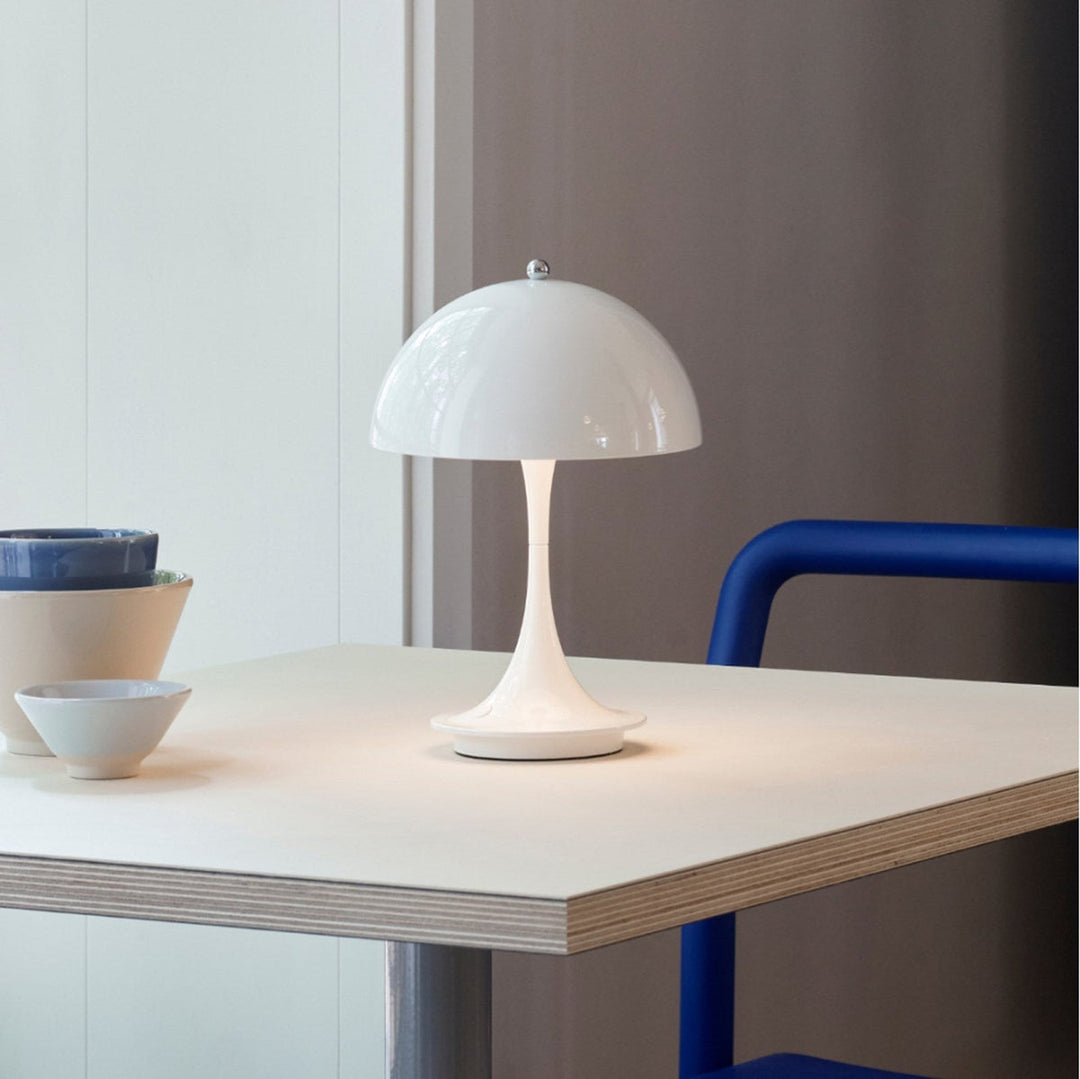 Louis Poulsen Panthella 160 portabel bordlampe-Bordlamper-Louis Poulsen-Grå / Opal-LP__5744168070-Lightup.no