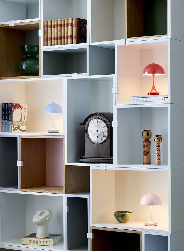 Louis Poulsen Panthella 160 portabel bordlampe-Bordlamper-Louis Poulsen-Grå / Opal-LP__5744168070-Lightup.no
