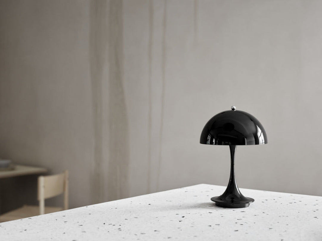 Louis Poulsen Panthella 160 portabel bordlampe-Bordlamper-Louis Poulsen-Grå / Opal-LP__5744168070-Lightup.no