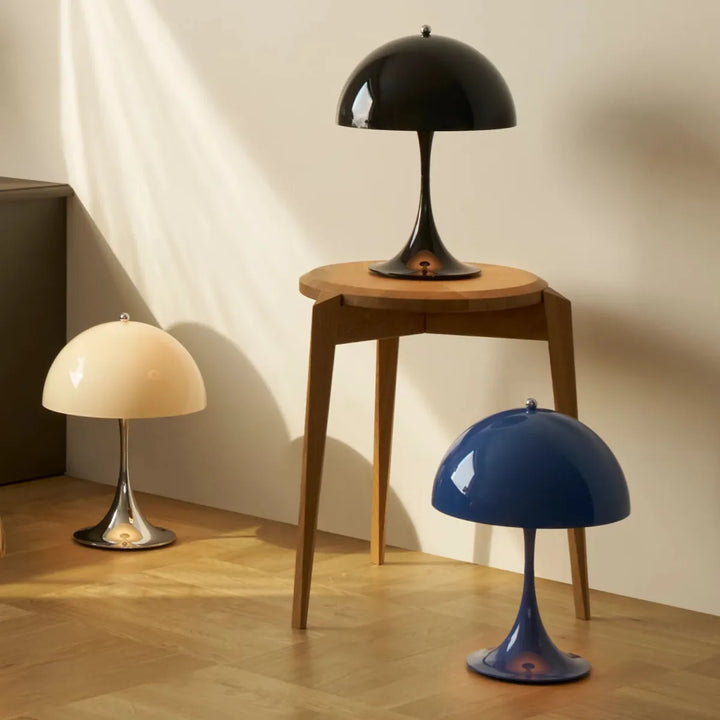 Louis Poulsen Panthella 250 V3 Portable bordlampe-Bordlamper-Louis Poulsen-Krom/opal/beige-LP__5744172998-Lightup.no