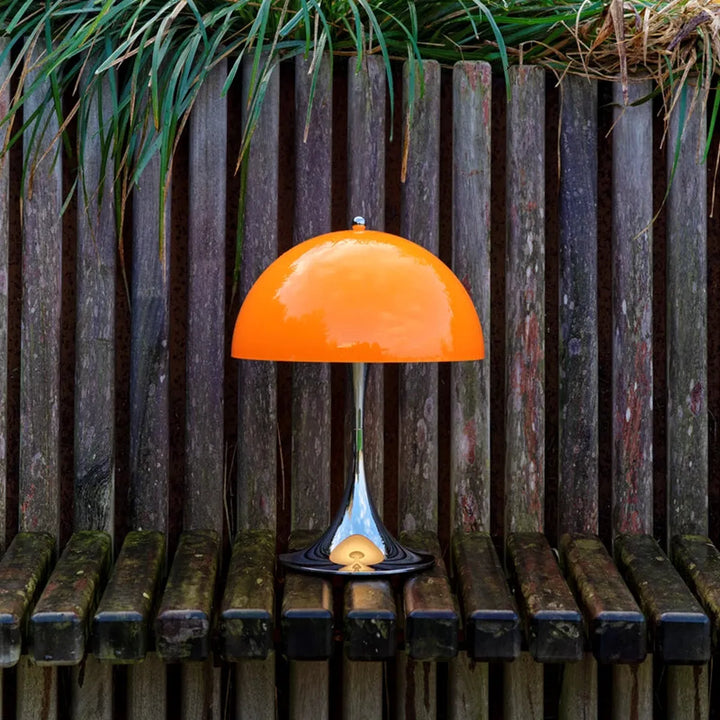 Louis Poulsen Panthella 250 oppladbar portabel bordlampe original 6W - IP44-Bordlamper-Louis Poulsen-Grønn / Krom-LP__5744613460-Lightup.no