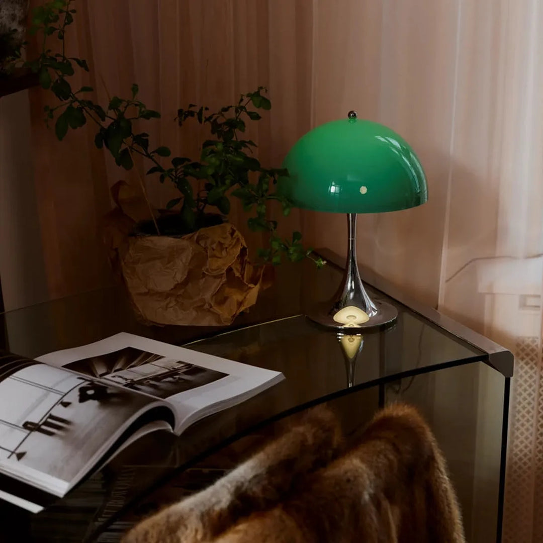 Louis Poulsen Panthella 250 oppladbar portabel bordlampe original 6W - IP44-Bordlamper-Louis Poulsen-Grønn / Krom-LP__5744613460-Lightup.no