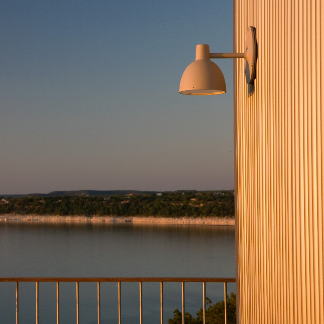 Louis Poulsen Toldbod utendørs vegglampe 29-Utebelysning vegg klassisk-Louis Poulsen-Aluminium-LP__5743156892-Lightup.no