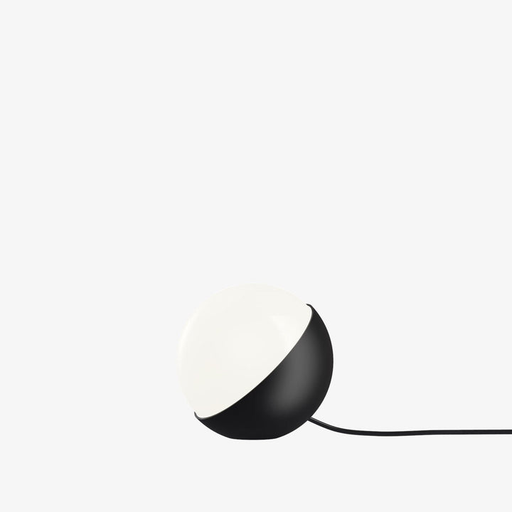 Louis Poulsen VL Studio 150 bord / gulv-Bordlamper-Louis Poulsen-Svart / Opal-LP__5744169354-Lightup.no