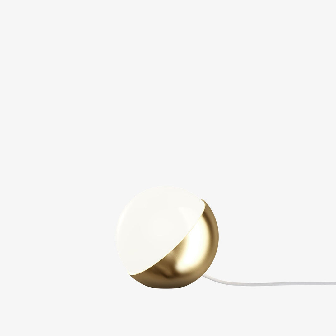 Louis Poulsen VL Studio 150 bord / gulv-Bordlamper-Louis Poulsen-Messing / Opal-LP__5744169367-Lightup.no