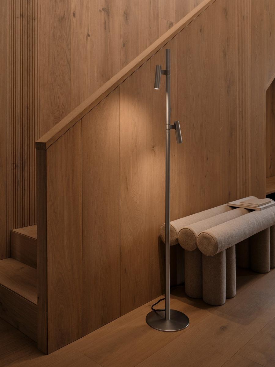 Makoto gulvlampe 2-lys-Gulvlamper-DFTP-Satin Krom-2620094033-Lightup.no