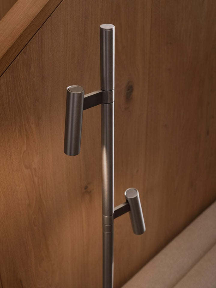 Makoto gulvlampe 2-lys-Gulvlamper-DFTP-Satin Krom-2620094033-Lightup.no