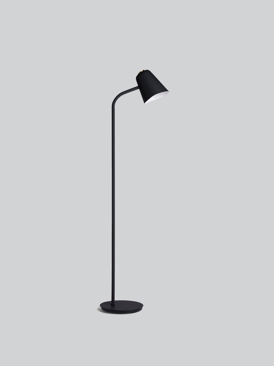 Me gulvlampe-Gulvlamper-Northern-Svart-NOn__695-Lightup.no