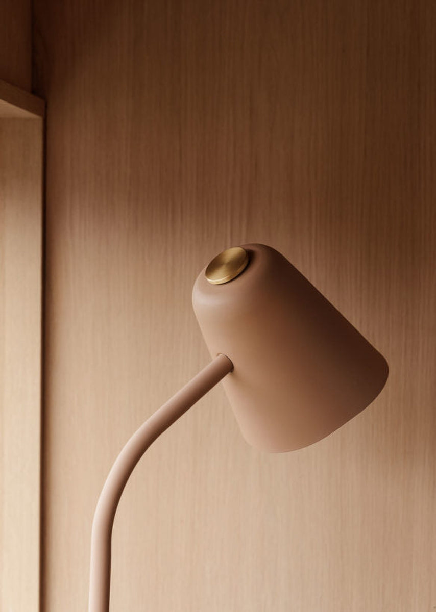 Me gulvlampe-Gulvlamper-Northern-Beige-NOn__696-Lightup.no