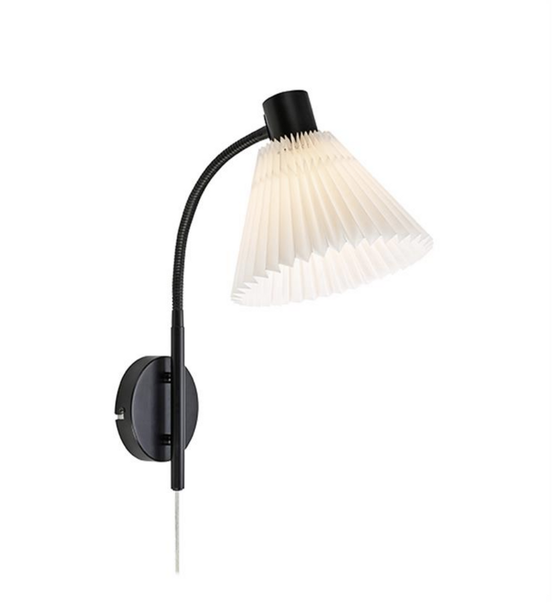 Mira vegglampe - Svart/Hvit-Vegglamper-Marksløjd-Svart-Mrk-108752-Lightup.no