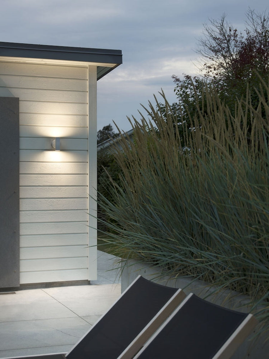 Modena vegglampe opp/ned utendørs 2x4W 3000K IP44 - Hvit-Utebelysning vegg opp og ned-Konstsmide-Hvit-7535-250-Lightup.no