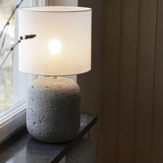 Montagna bordlampe 45-Bordlamper-Marksløjd-Hvit/grå-Mrk-108862-Lightup.no
